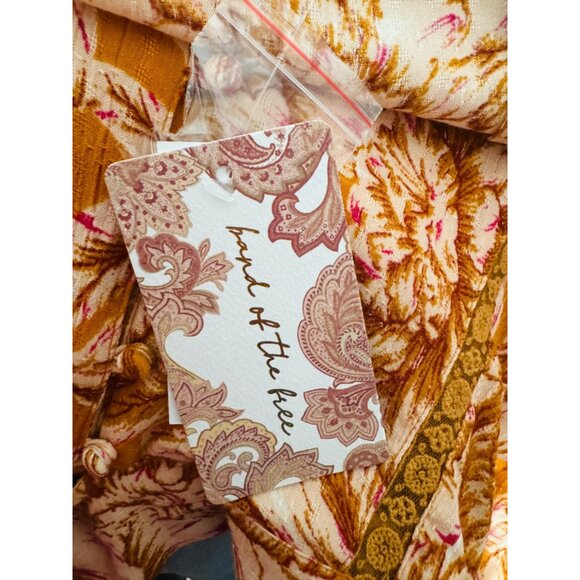 NWT Bohemian Small Band Of The Free Top Blouse Gold Blush Pink Paisley Print - Picture 7 of 12